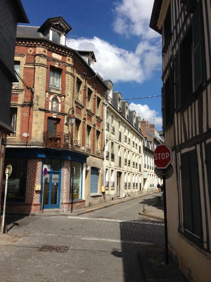 Un Petit Nid A Honfleur Appartement Buitenkant foto